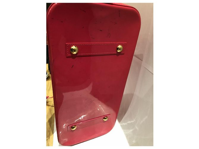 Louis Vuitton Alma Borsa in vernice rosa - vista 4