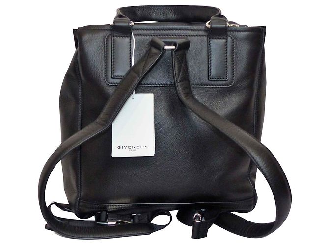 Givenchy Pandora - vue 2
