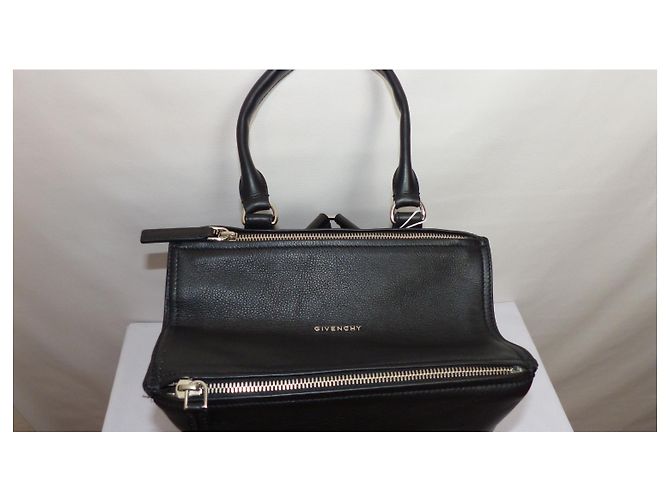 Givenchy Pandora - vue 4