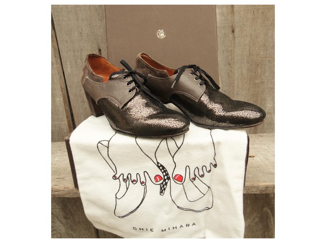 Chie Mihara derby tacco alto modello Eshua Marrone - vista 3