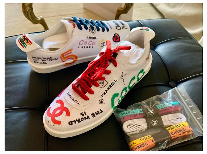 Sneakers CHANEL PHARRELL Capsula Collection Grafiti neuve Bianco - vista 2
