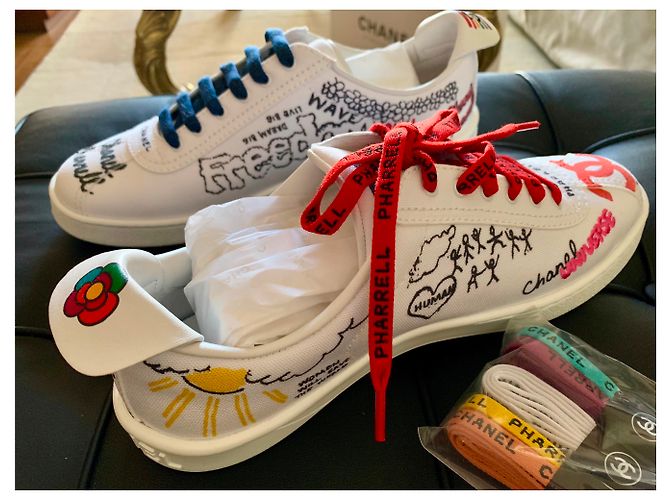 Sneakers CHANEL PHARRELL Capsula Collection Grafiti neuve Bianco - vista 3