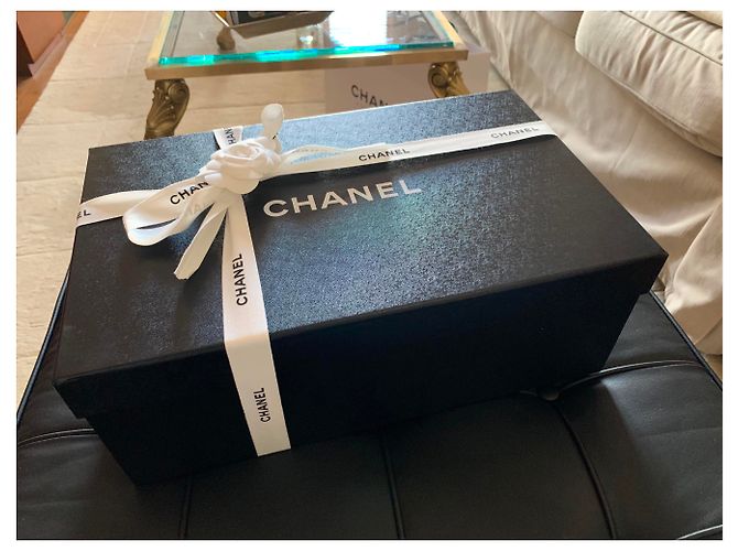 Sneakers CHANEL PHARRELL Capsula Collection Grafiti neuve Bianco - vista 6
