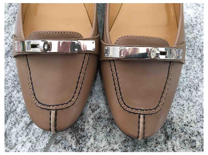 Hermès Kelly lock shoes Taupe - vista 3