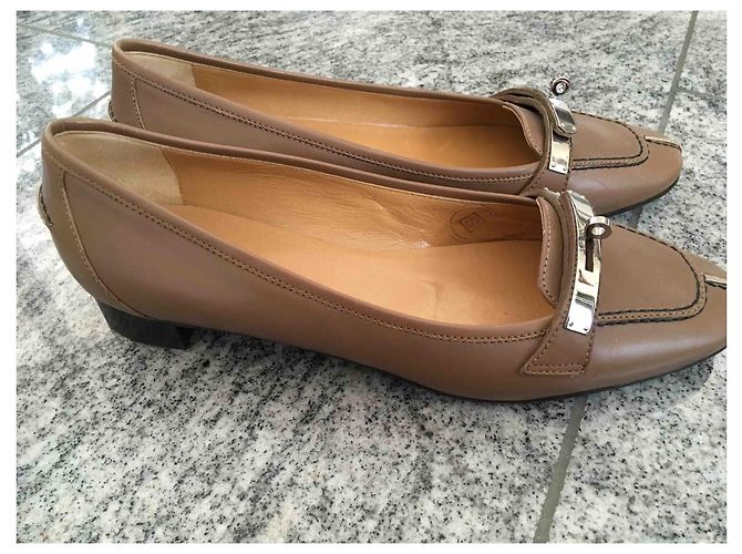 Hermès Kelly lock shoes Taupe - vista 4