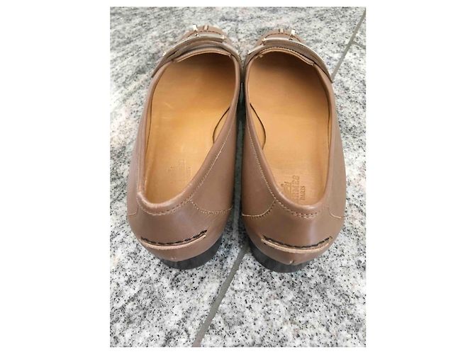 Hermès Kelly lock shoes Taupe - vista 7