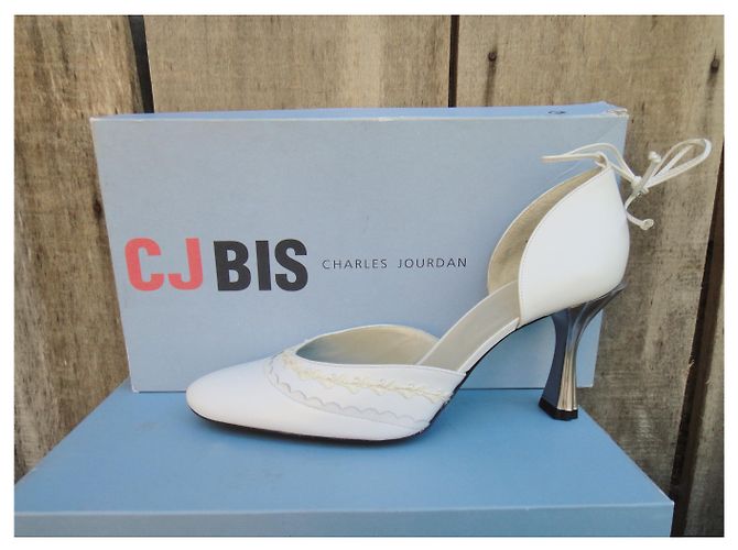 CJ Bis sapatos Charles Jourdan Flor modelos, Condição de hortelã - vista 2