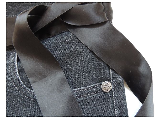 CHANEL Jeans mit Seidenschleifengürtel Schwarz - Ansicht 5