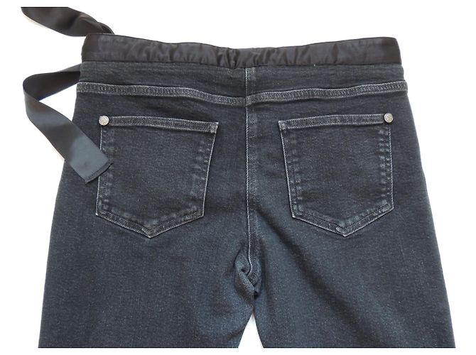 CHANEL Jeans mit Seidenschleifengürtel Schwarz - Ansicht 7