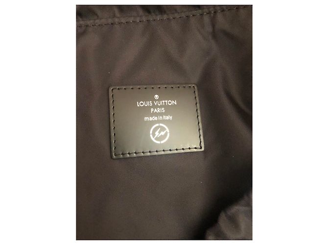 Sac Louis Vuitton Cabas light Noir - vue 4