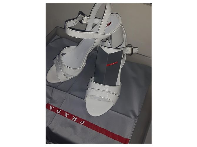 Prada Absatzsandale Weiß Lackleder 39 - Ansicht 2
