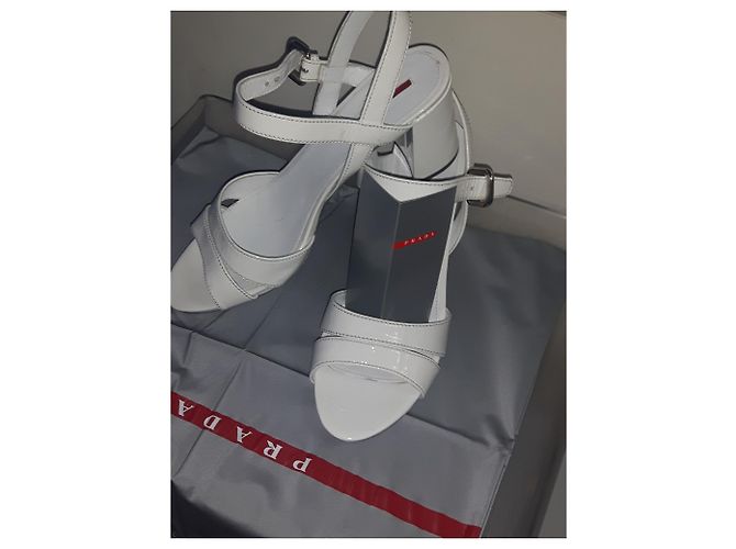 Prada Absatzsandale Weiß Lackleder 39 - Ansicht 6