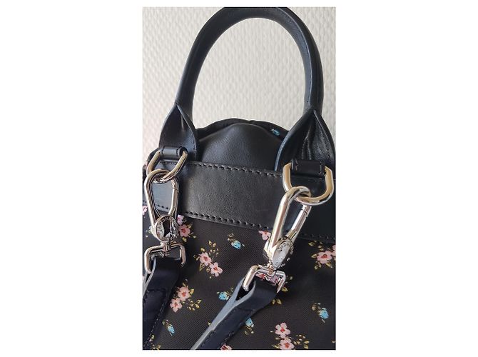 Givenchy NANO - vue 17