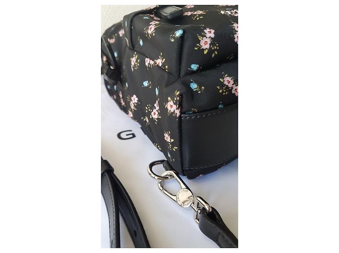 Givenchy NANO - vue 9