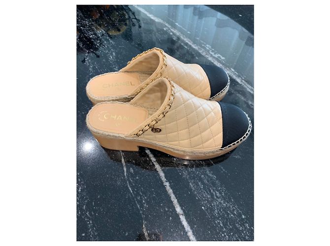 Chanel zuecos Beige - vista 4
