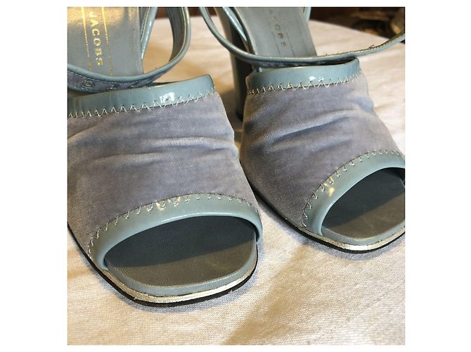 Marc Jacobs Absatzschuhe hellblauer Samt und türkises Lackleder - Ansicht 4