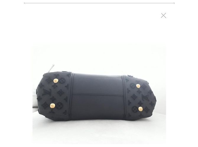 Borsa a mano Louis Vuitton Tote W in pelle nera Nero - vista 2