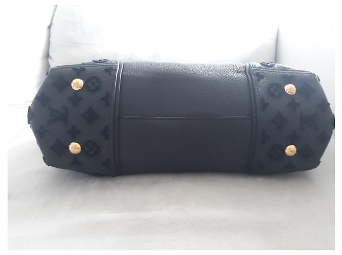Borsa a mano Louis Vuitton Tote W in pelle nera Nero - vista 4