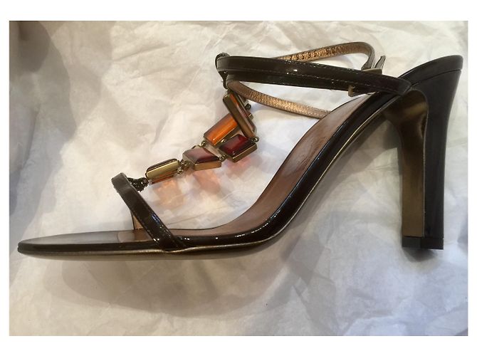 Salvatore Ferragamo Sandali da sera con gemme Caramello Marrone scuro - vista 4