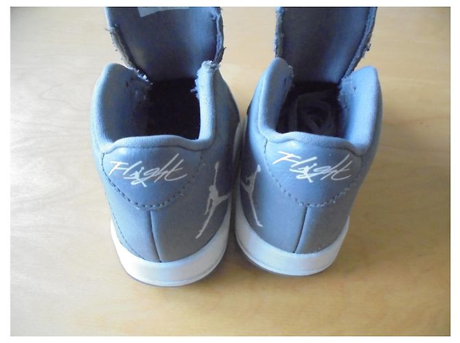 Autre Marque Tênis JORDAN Branco e Cinza de Couro e Nubuck - vista 3
