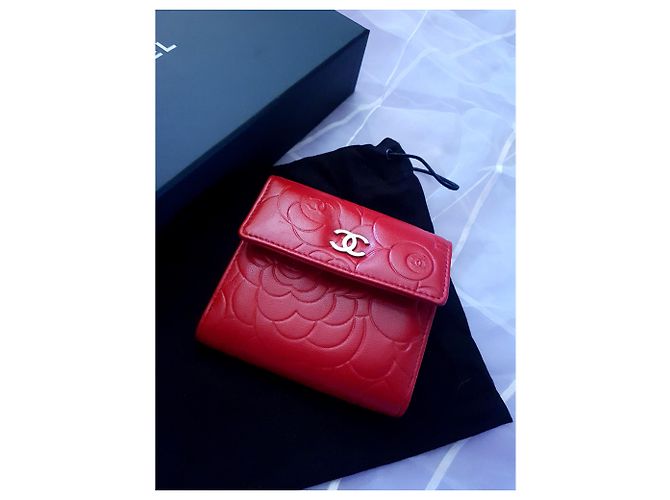 Chanel camelia billetera Roja - vista 2