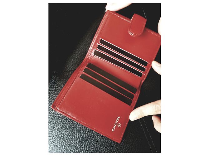 Chanel camelia billetera Roja - vista 4
