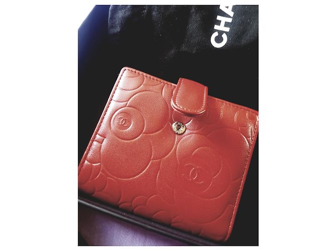 Chanel camelia billetera Roja - vista 5