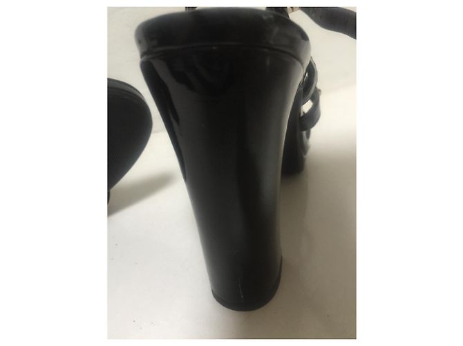 Autre Marque Sandali con borchie in vernice nera tacco 10 cm Nero - vista 3