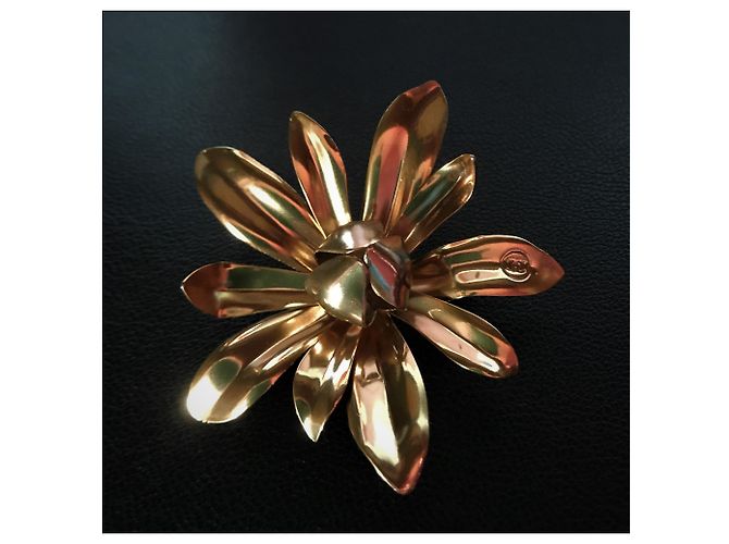 Chanel Alfinetes e broches Dourado - vista 6