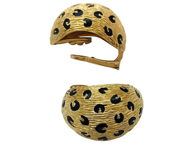 Orecchini Fred, Modello di leopardo, in oro giallo e smalto nero. - vista 3