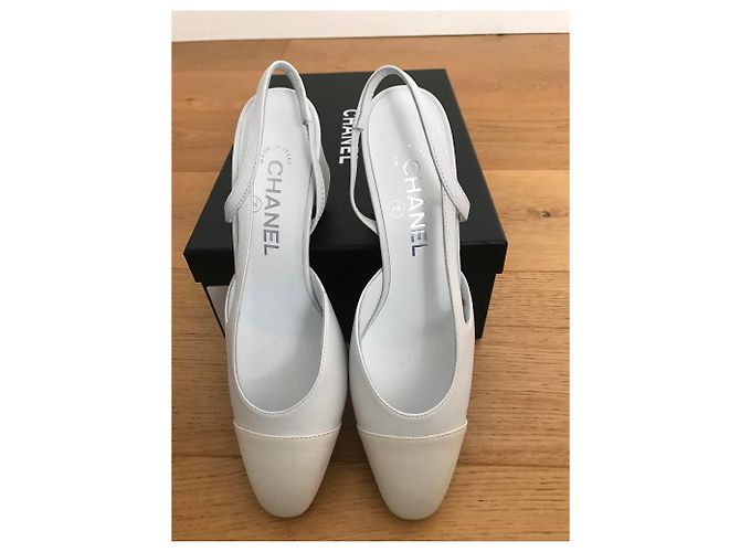 Chanel Slingback Pumps aus Leder weiß creme - Ansicht 4