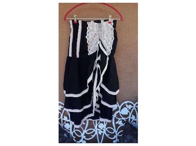 Autre Marque Falda bohemia negra con volantes y encaje blanco de algodón Negro - vista 3