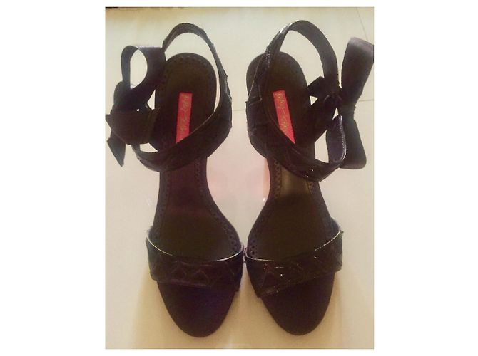 Sandali Betsey Johnson in vernice nera Nero - vista 4