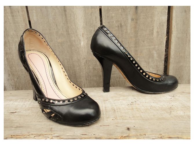 John Galliano Pumps aus schwarzem Leder 10cm Absatz - Ansicht 3