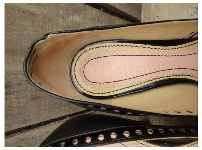 John Galliano Pumps aus schwarzem Leder 10cm Absatz - Ansicht 4