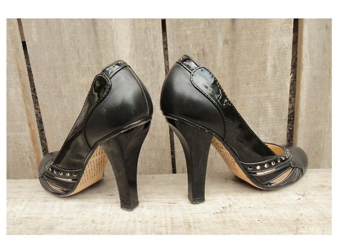 John Galliano Pumps aus schwarzem Leder 10cm Absatz - Ansicht 5