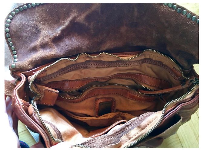 Borsa a tracolla Campomaggi con pelle borchiata Cognac - vista 3