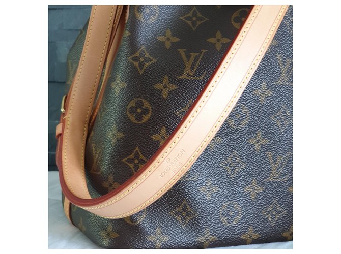 Louis Vuitton Petit Noe Marrone - vista 13