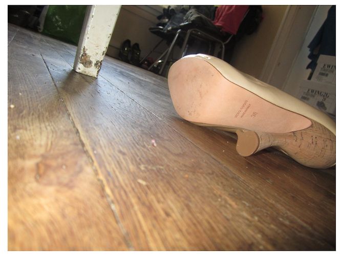 Décolleté Nina Ricci in vernice beige - vista 3