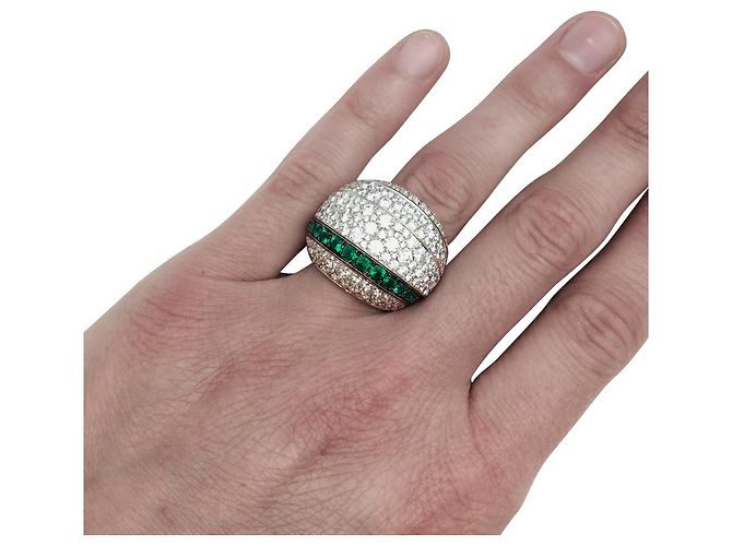 De Grisogono Ring, modello "Jiya", in oro bianco, diamanti e smeraldi. - vista 12