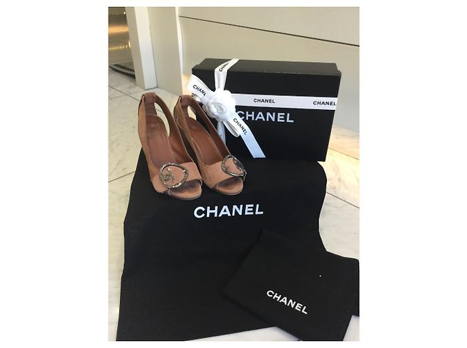 Scarpe aperte in punta CHANEL con zeppa Caramello - vista 3