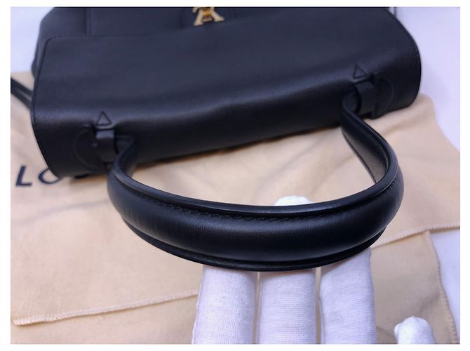 Borsa Louis Vuitton Lock Me PM Nero - vista 11