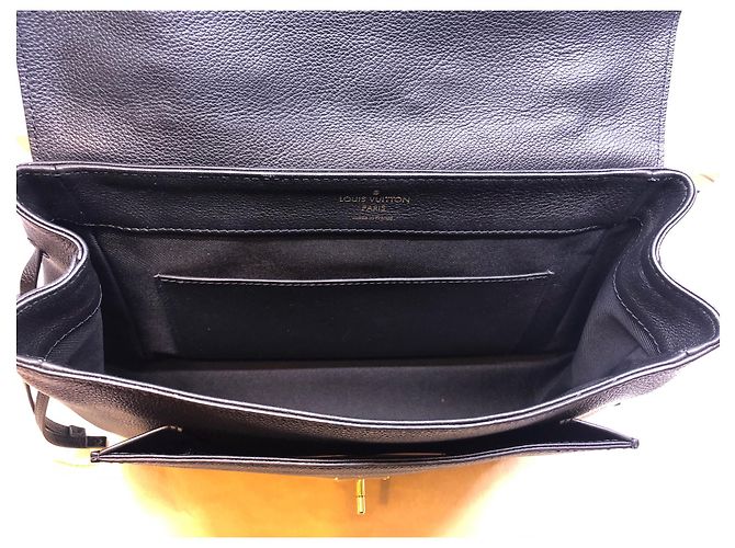 Borsa Louis Vuitton Lock Me PM Nero - vista 15