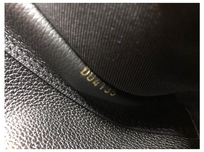 Borsa Louis Vuitton Lock Me PM Nero - vista 17