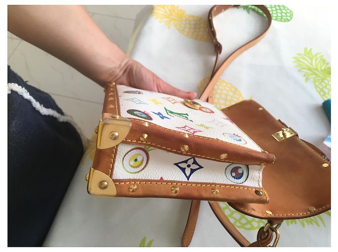 Borsa a mano Louis Vuitton Eye Miss You in Pelle Eggshell Bianco sporco - vista 11