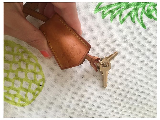 Borsa a mano Louis Vuitton Eye Miss You in Pelle Eggshell Bianco sporco - vista 4