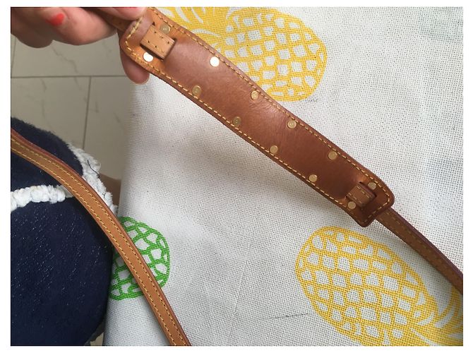 Borsa a mano Louis Vuitton Eye Miss You in Pelle Eggshell Bianco sporco - vista 5