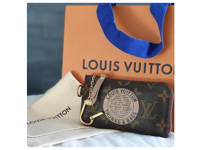 Louis Vuitton Purses, wallets, cases Brown - view 3
