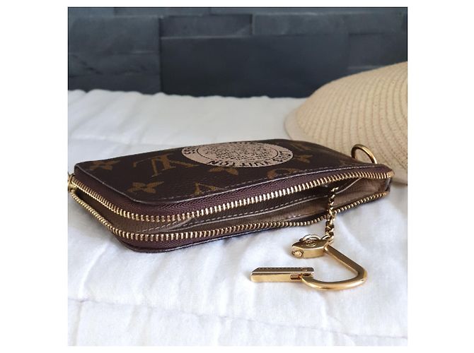 Louis Vuitton Purses, wallets, cases Brown - view 8