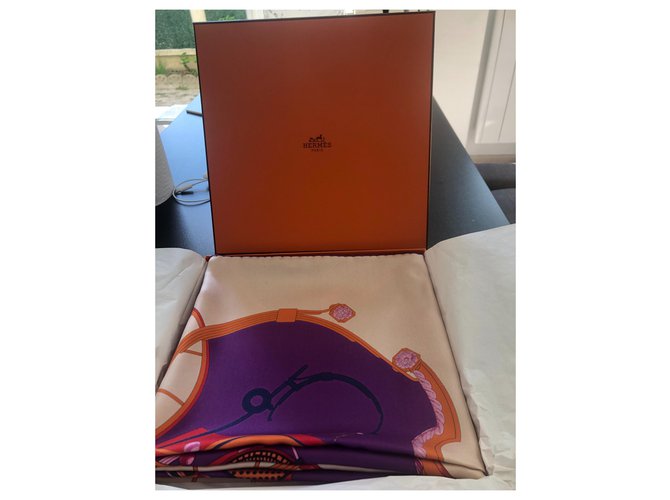Sciarpa Hermès in seta rosa beige viola 90cm Porpora - vista 2